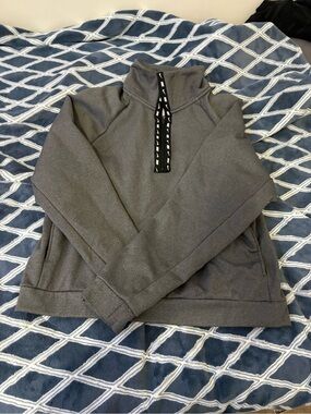 Women’s M Nike quarter zip